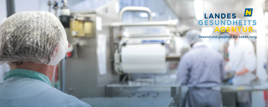 Küchenmitarbeiterin bzw. Küchenmitarbeiter, 1. Bild